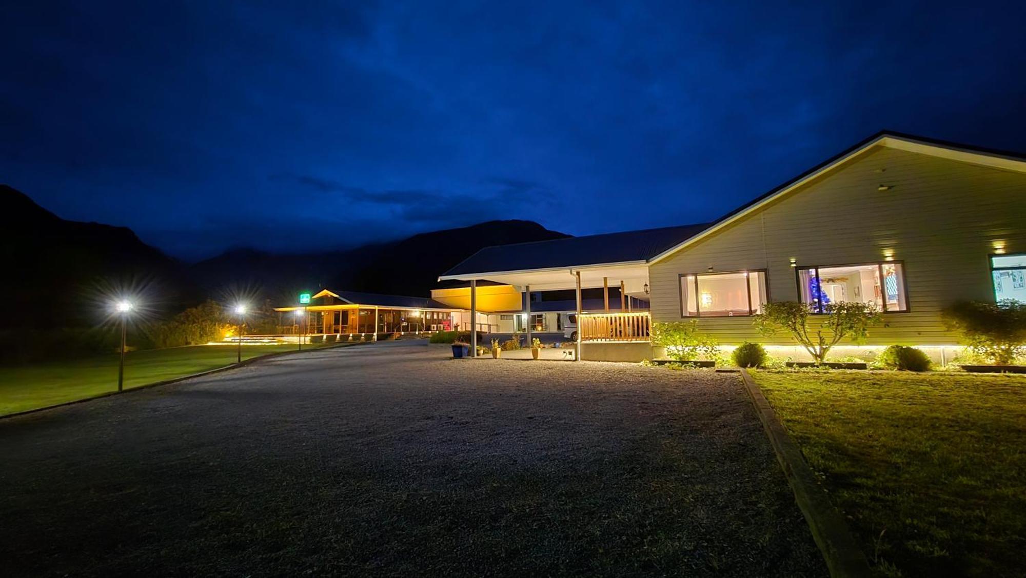 High Peaks Hotel Fox Glacier Esterno foto