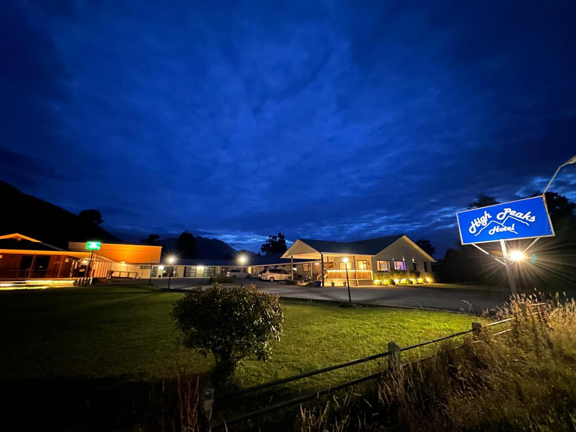 High Peaks Hotel Fox Glacier Esterno foto