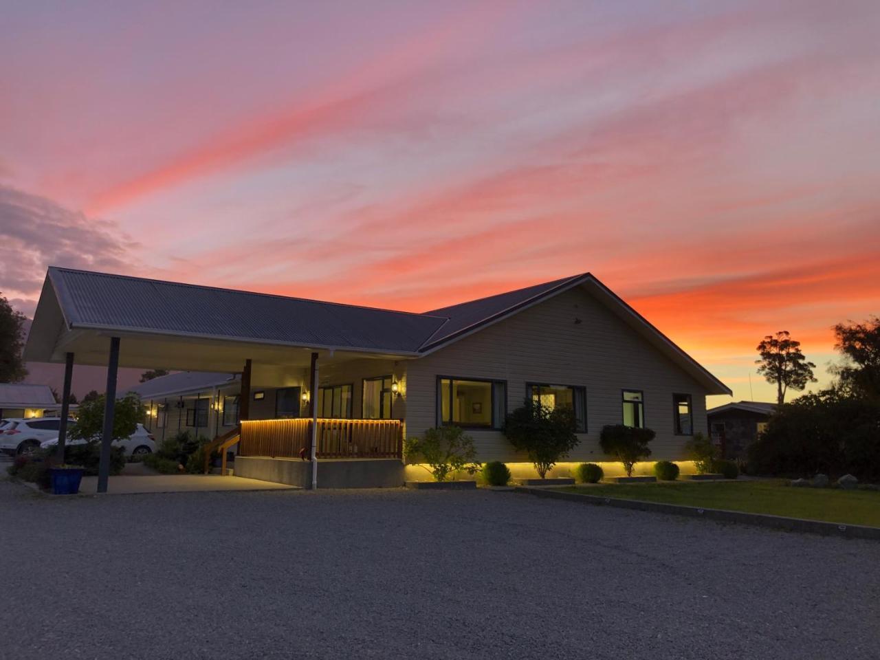 High Peaks Hotel Fox Glacier Esterno foto