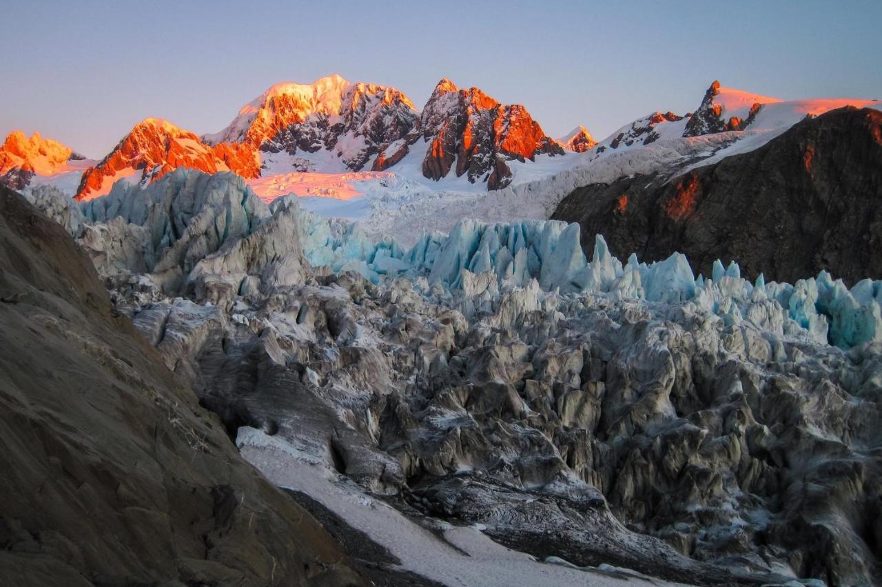 High Peaks Hotel Fox Glacier Esterno foto