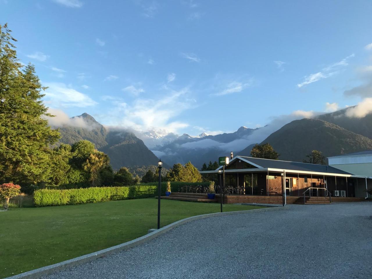 High Peaks Hotel Fox Glacier Esterno foto